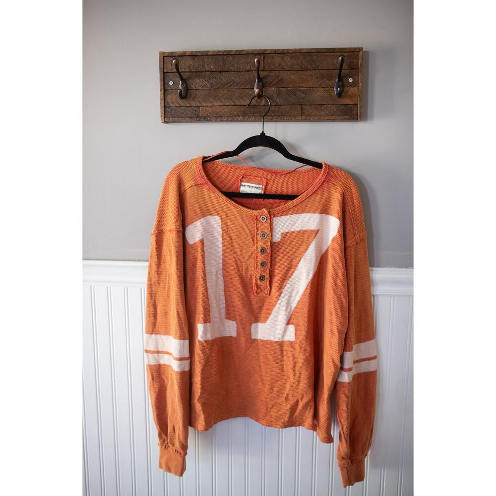 Free People We The Free Charlie Graphic Tee Shirt Medium NEW - Picture 2 of 4